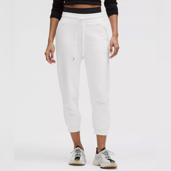lululemon athletica Pants - Lululemon Scuba High-Rise Cropped Ankle Jogger Sweatpants in White Size 14 NWOT
